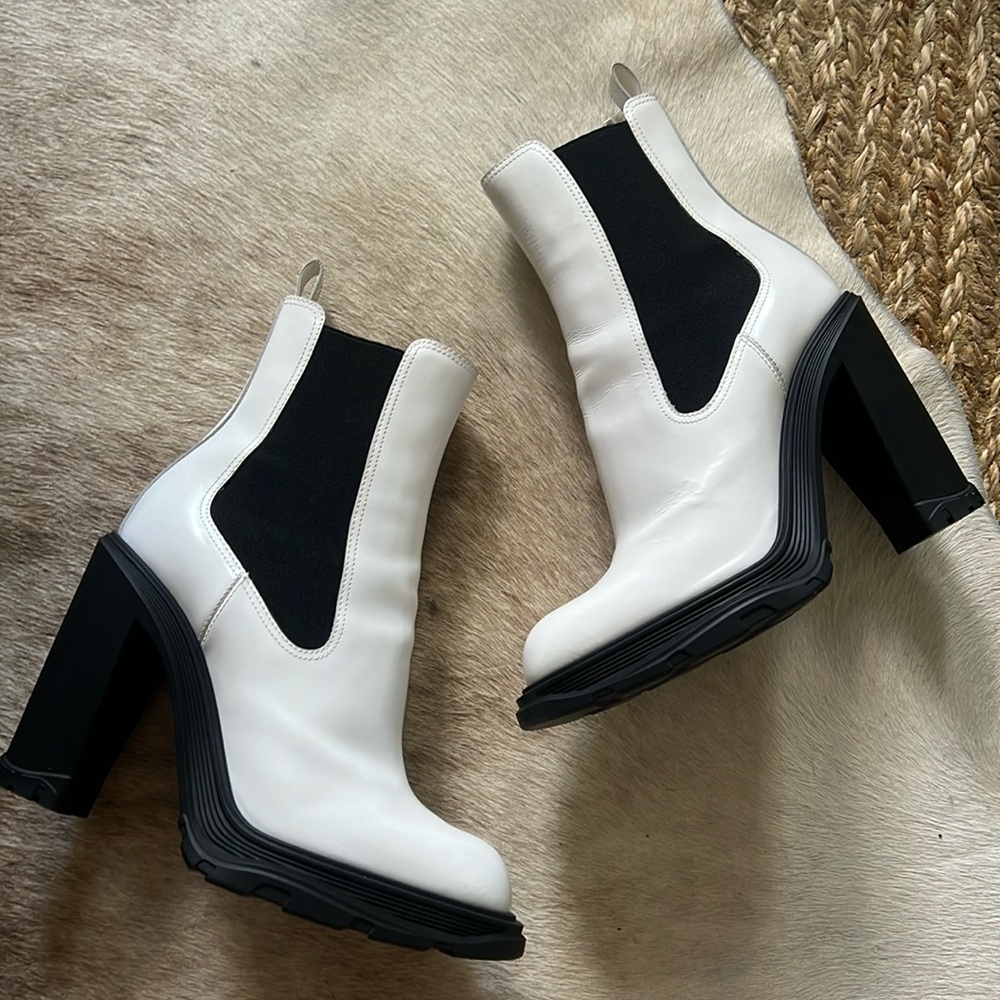 Alexander McQueen Two Tone leather chelsea boots - Picture 5 of 13